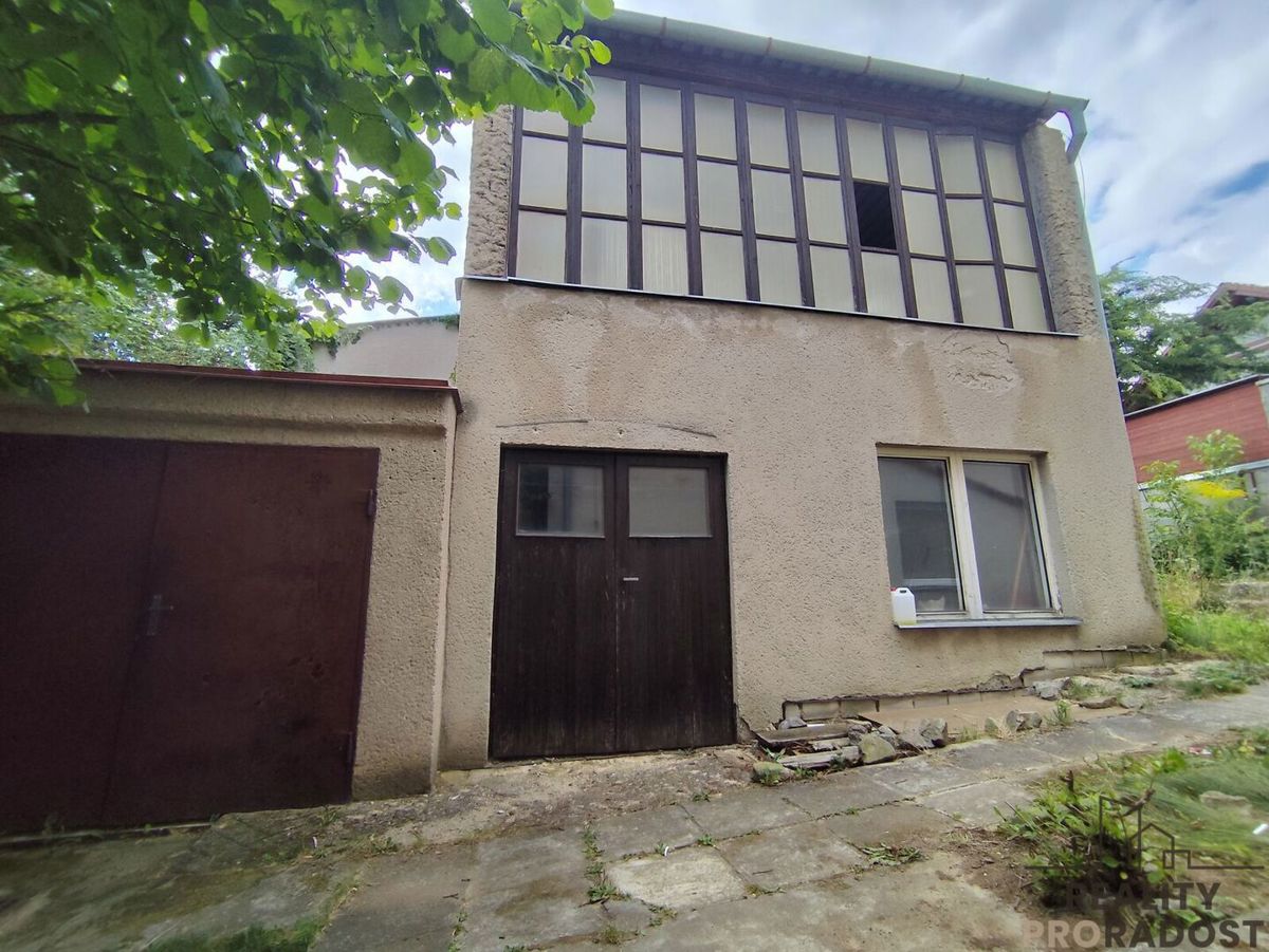 Фото 1 - Продаж ділянки · Під забудову · 732 m²
