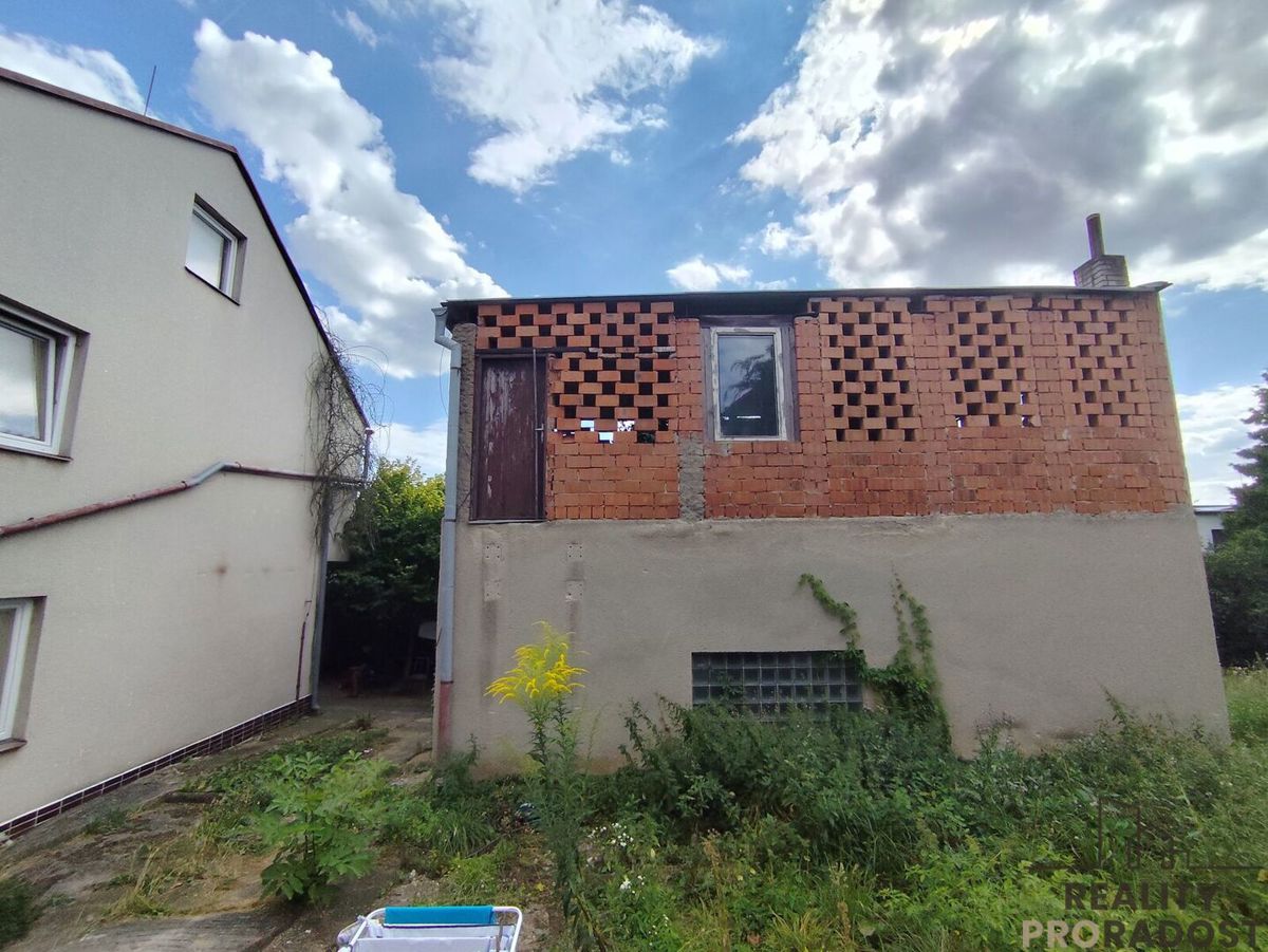 Фото 2 - Продаж ділянки · Під забудову · 732 m²
