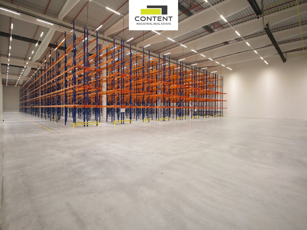 Photo 3 - Commercial property for rent · 4 100 m²