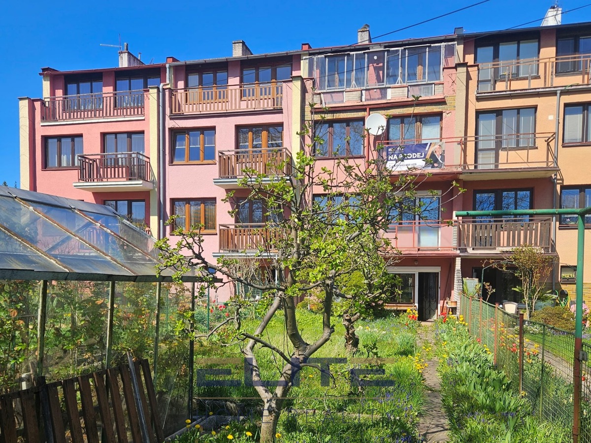 Фото 1 - Продаж будинку · Сімейний будинок · 225 m² · 5 кімнат