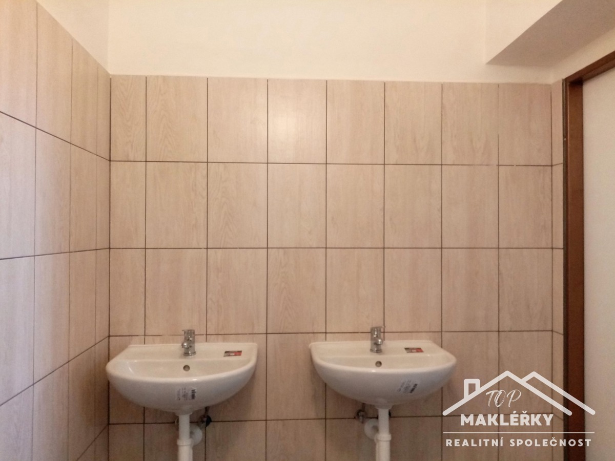 Photo 4 - Commercial property for rent · 135 m²