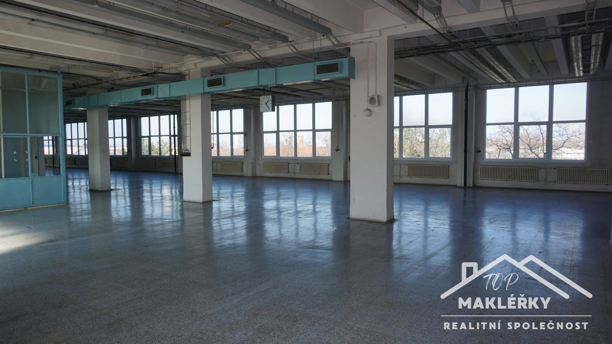 Photo 1 - Commercial property for rent · 1 000 m²