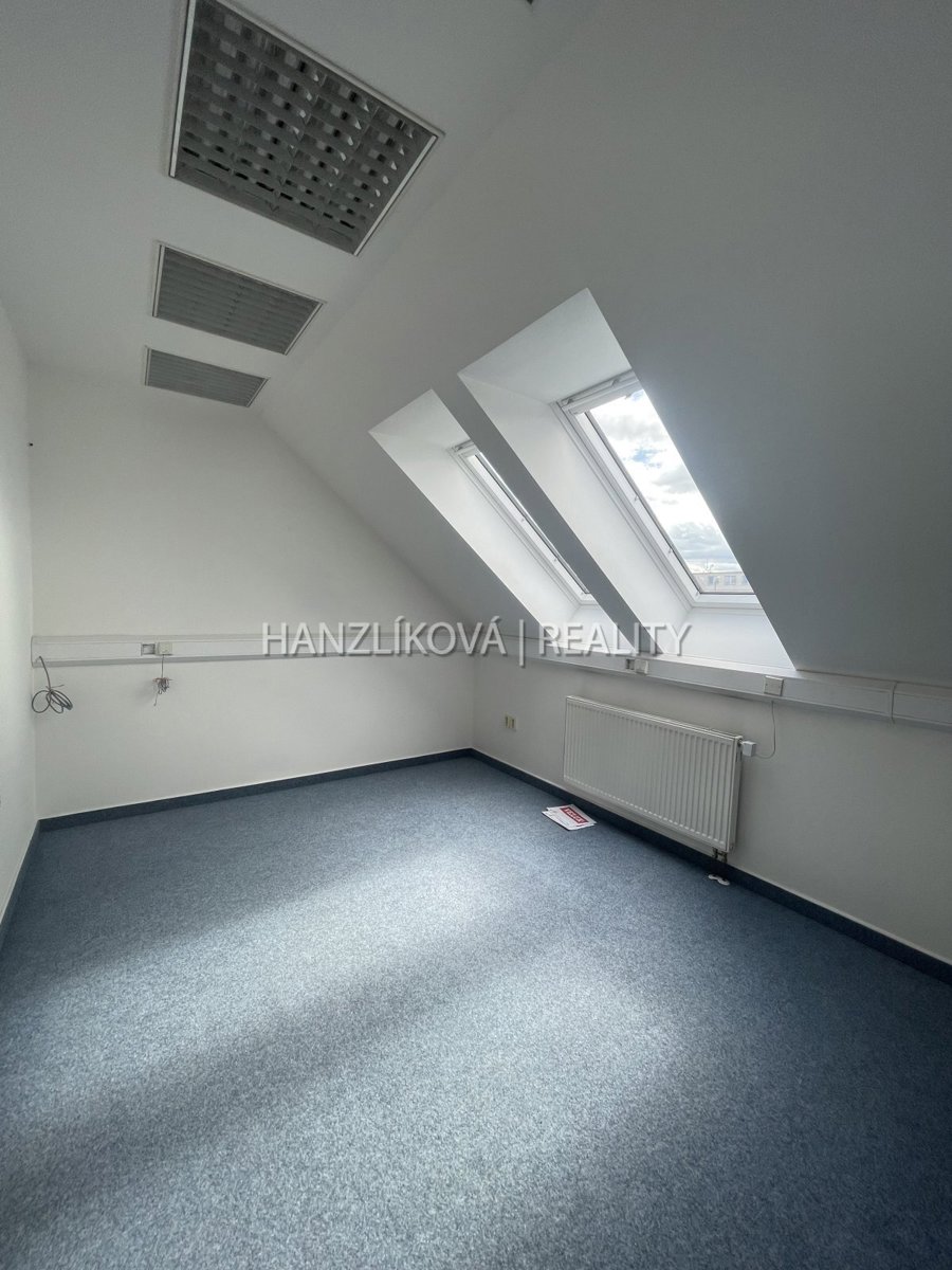 Fotografie 4 - Pronájem komerční nemovitosti · Kancelář · 13 m²