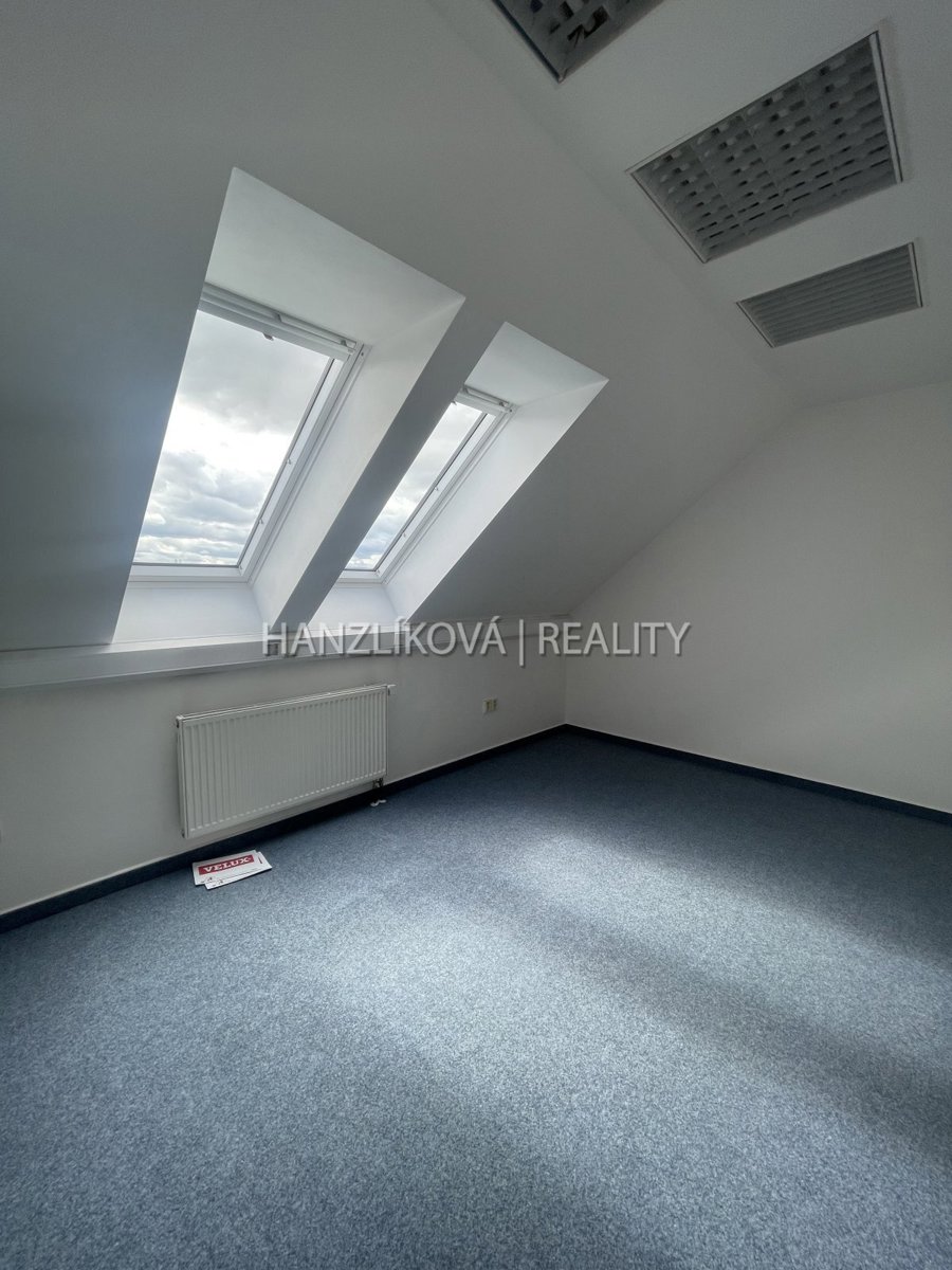 Fotografie 3 - Pronájem komerční nemovitosti · Kancelář · 13 m²