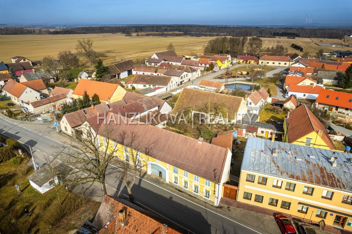 Фото 1 - Продаж будинку · 300 m² · 5 кімнат