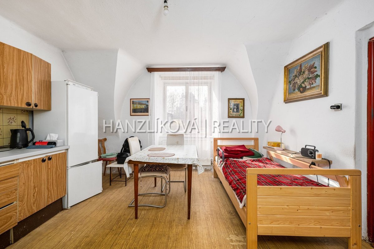 Фото 4 - Продаж будинку · 300 m² · 5 кімнат