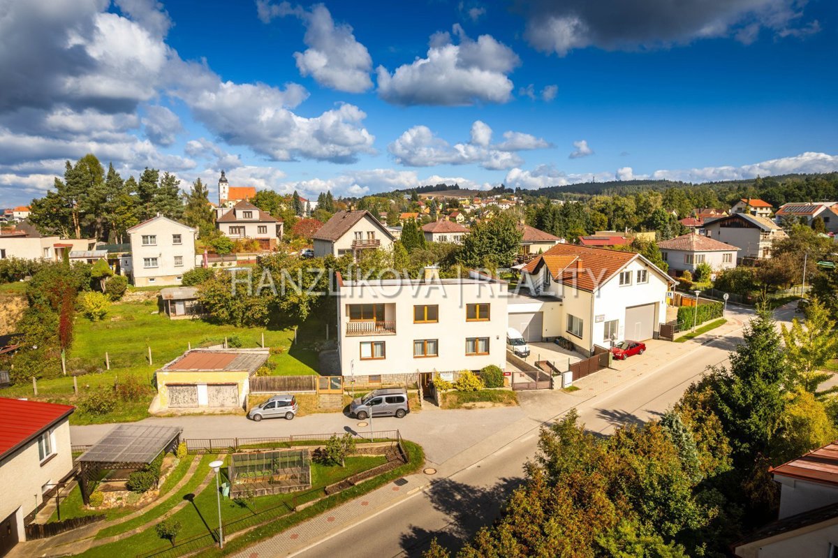 Фото 1 - Продаж будинку · Сімейний будинок · 200 m² · 5 кімнат