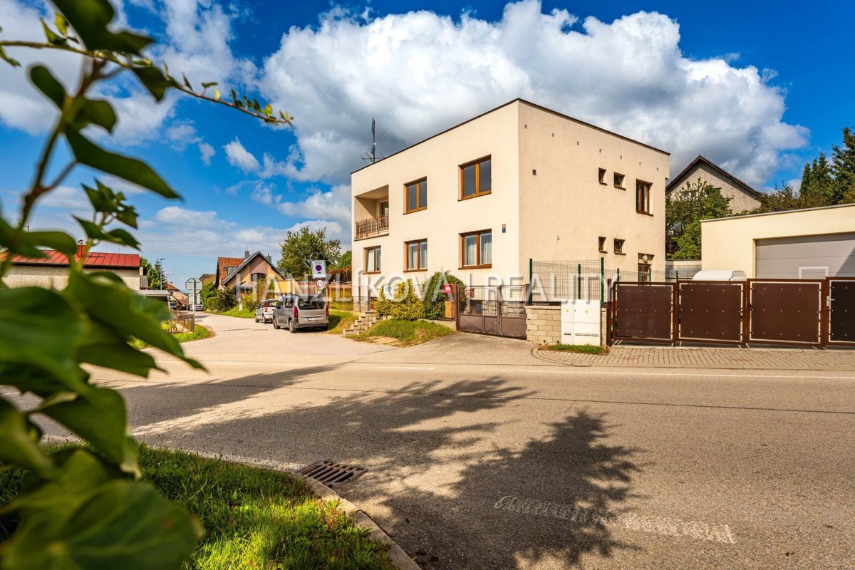 Фото 2 - Продаж будинку · Сімейний будинок · 200 m² · 5 кімнат