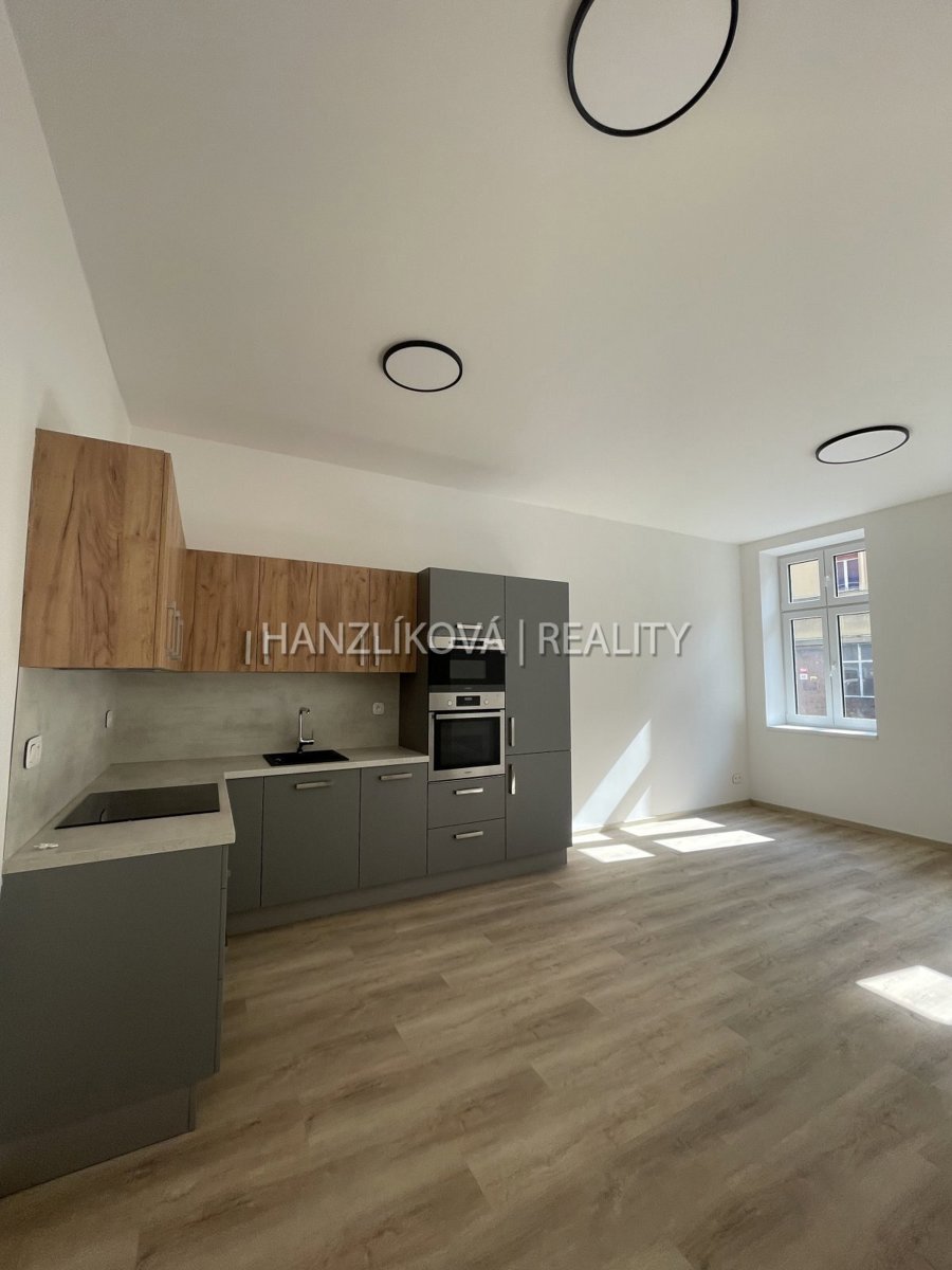 Hình ảnh 1 - Căn hộ cho thuê · 2+kk · 42 m²