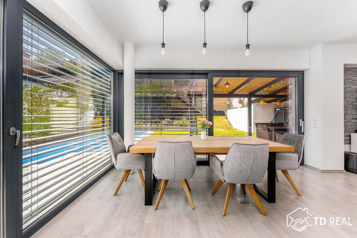 Фото 4 - Продажа дома · Семейный дом · 228 m² · 5 комнат