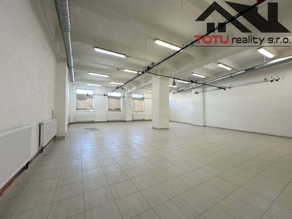Photo 1 - Commercial property for rent · 200 m²