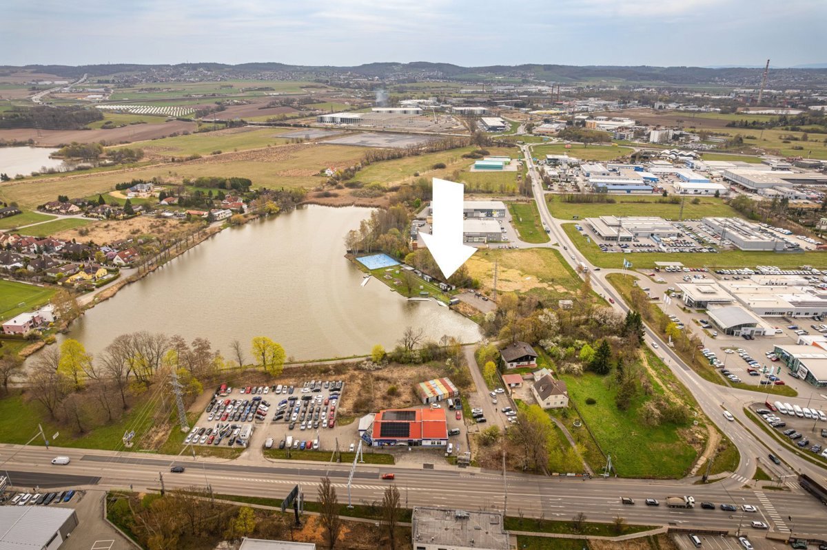 Fotografie 4 - Pronájem komerční nemovitosti · 3 000 m²