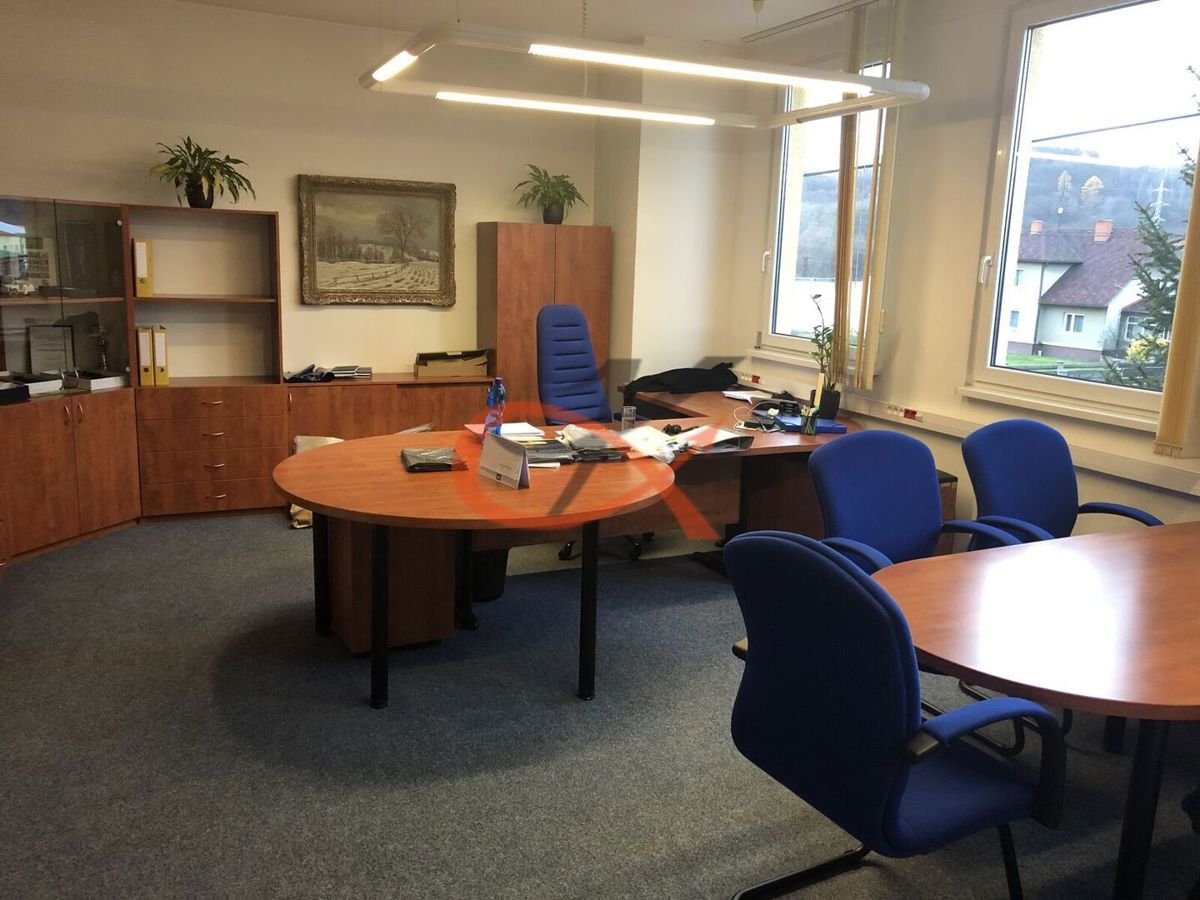 Photo 1 - Commercial property for rent · Office · 30 m²