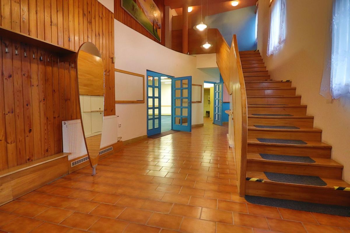 Фото 4 - Продаж будинку · Сімейний будинок · 206 m² · 1 кімната