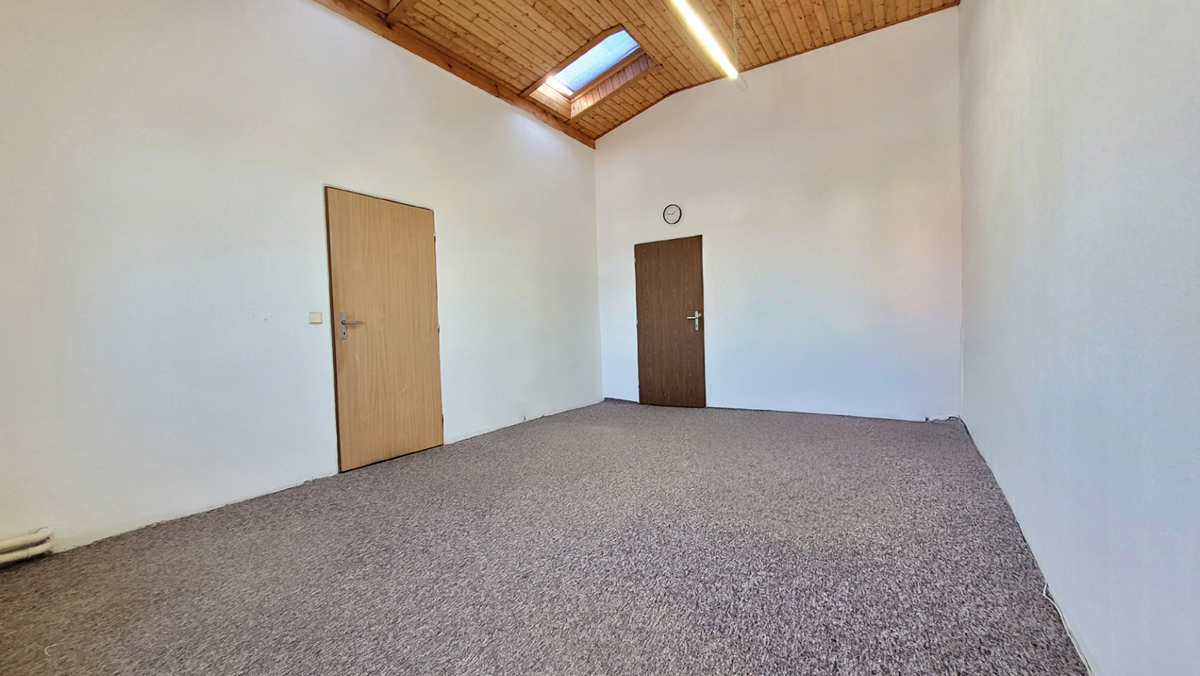 Photo 3 - Commercial property for rent · 140 m²