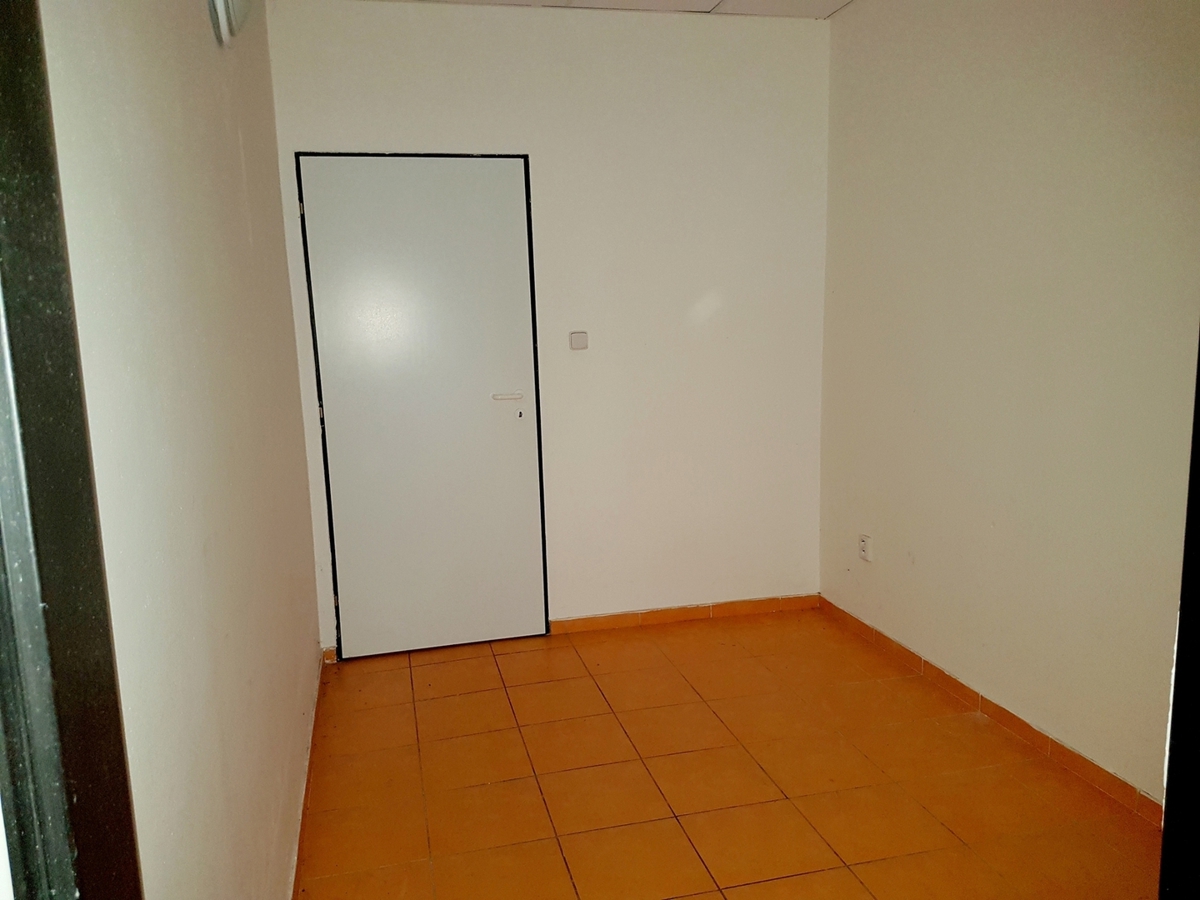 Photo 3 - Commercial property for rent · 146 m²