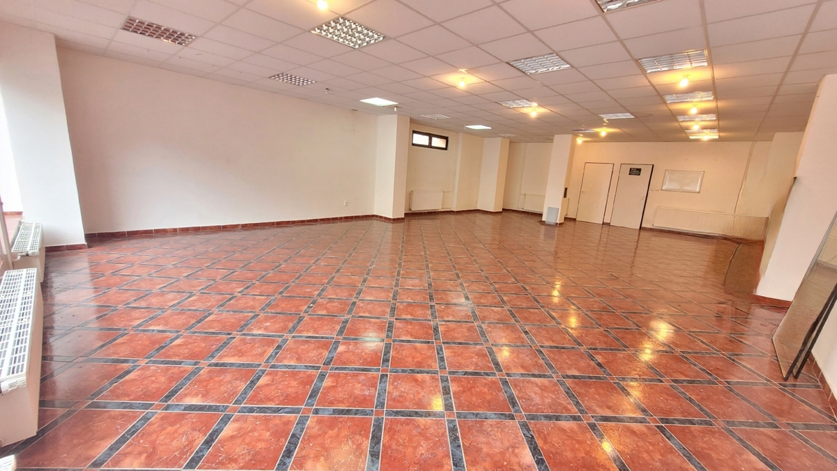 Photo 1 - Commercial property for rent · 146 m²