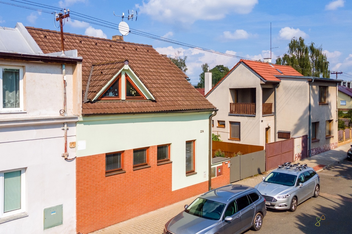 Fotografie 2 - Prodej domu · Rodinný · 200 m² · 5 pokojů