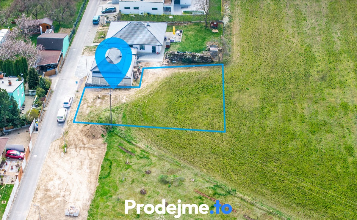 Photo 2 - Land for sale · Housings