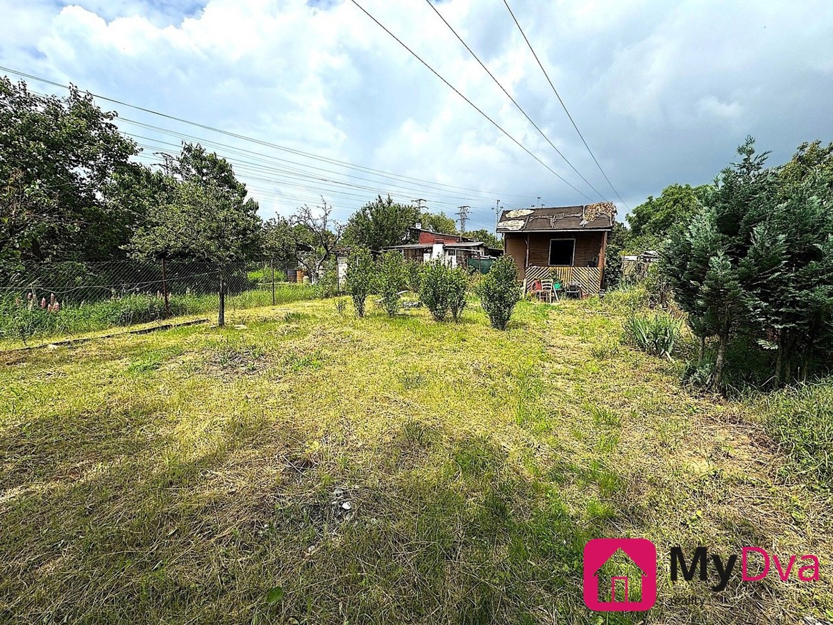 Photo 1 - Land for sale · Garden