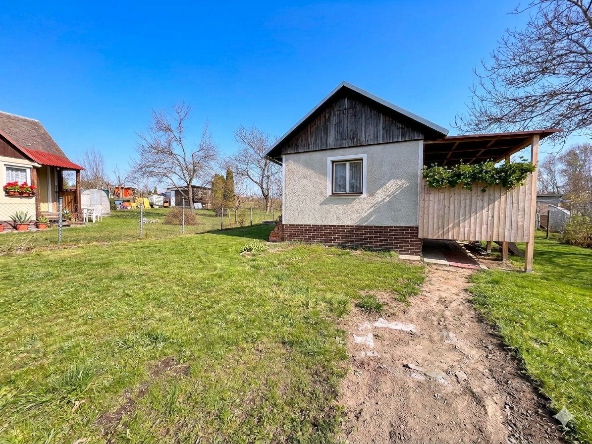 Fotografie 1 - Prodej pozemku · Zahrada · 401 m²