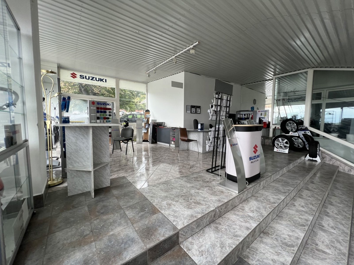 Photo 3 - Commercial property for sale · Car service · 700 m²