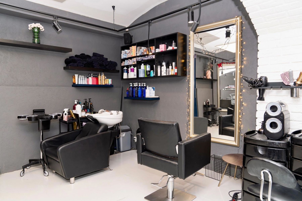 Photo 2 - Commercial property for rent · Beauty salon · 136 m²