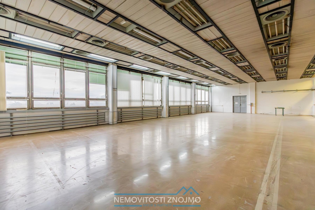 Fotografie 3 - Pronájem komerční nemovitosti · Sklad · 450 m²