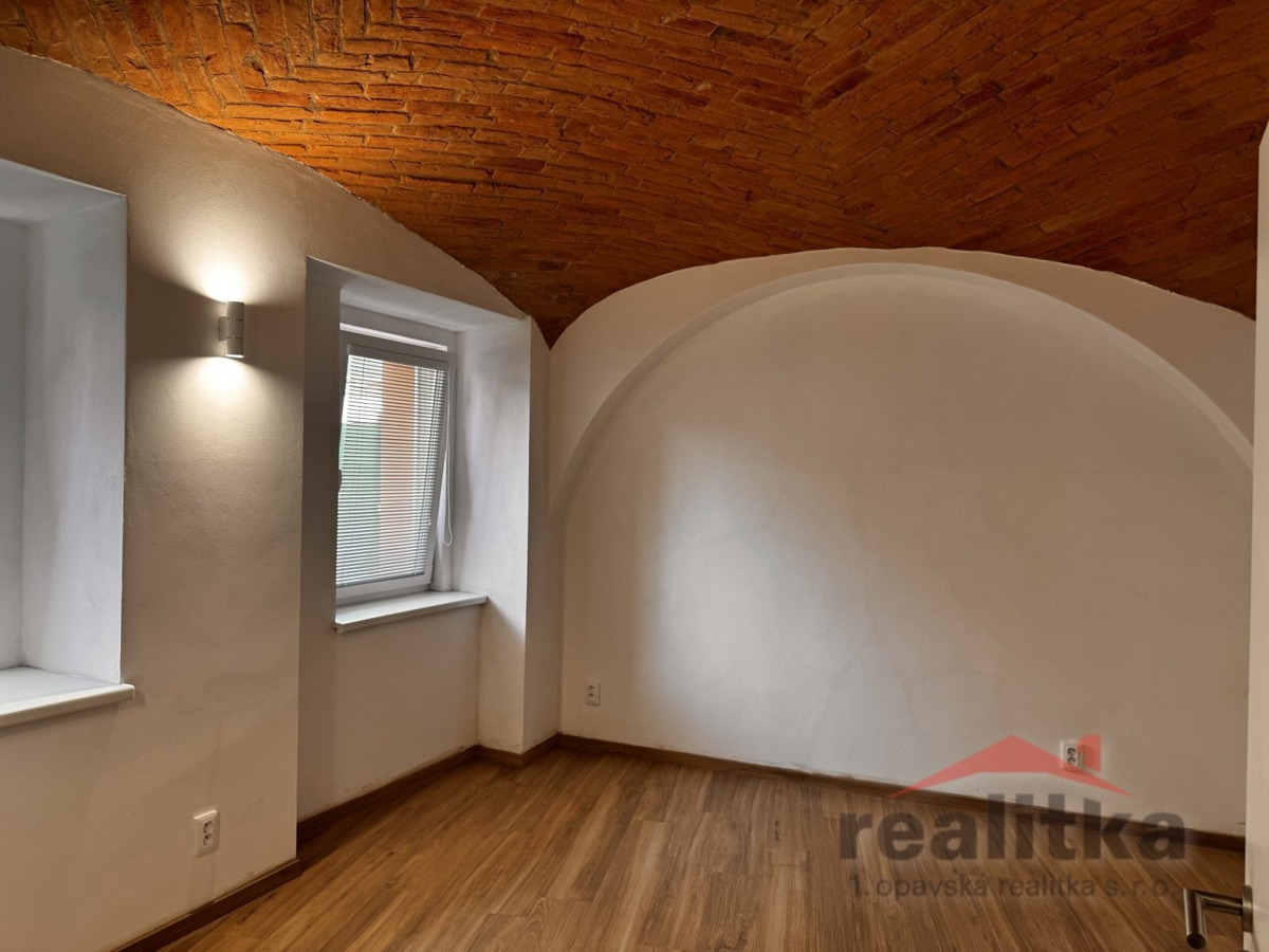 Fotografie 2 - Pronájem bytu · 3+1 · 84 m²