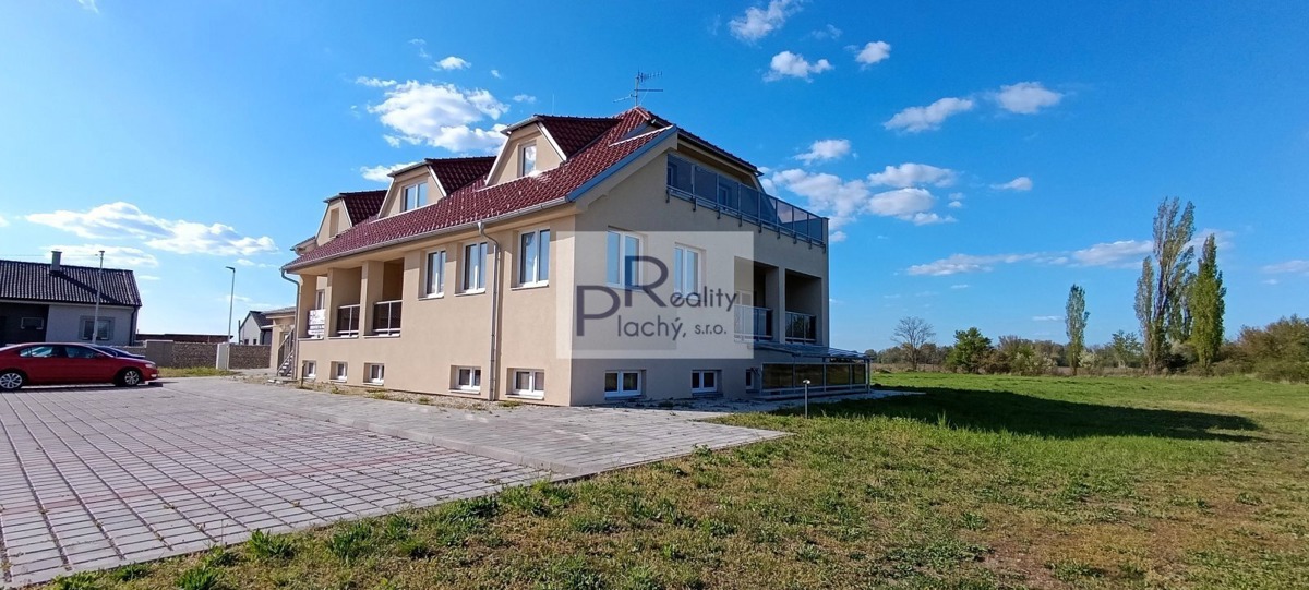 Hình ảnh 1 - Căn hộ bán · 2+kk · 67 m²