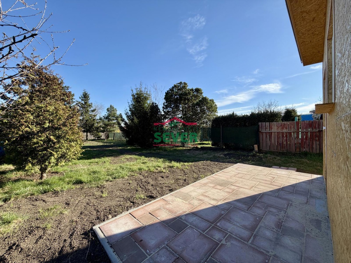 Photo 2 - Land for sale · Garden · 676 m²