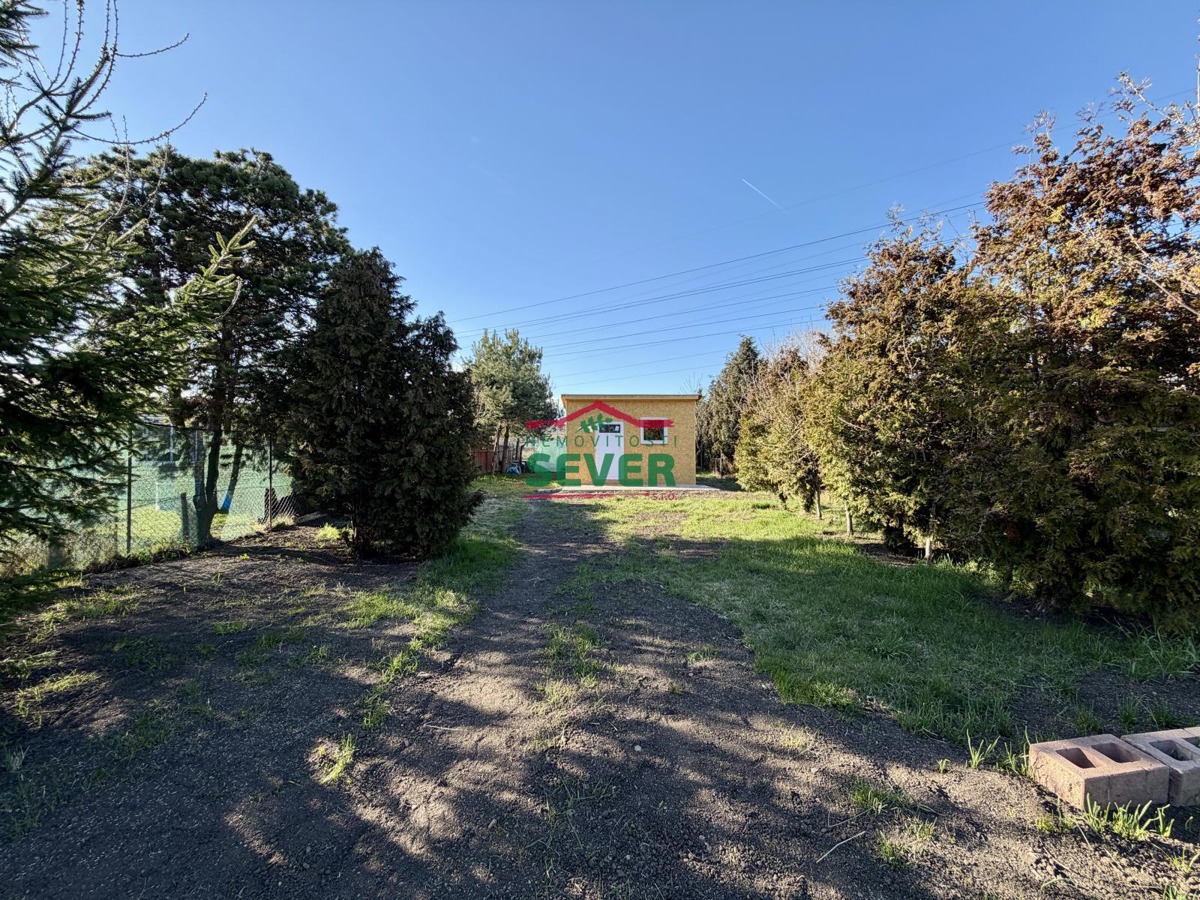Photo 3 - Land for sale · Garden · 676 m²