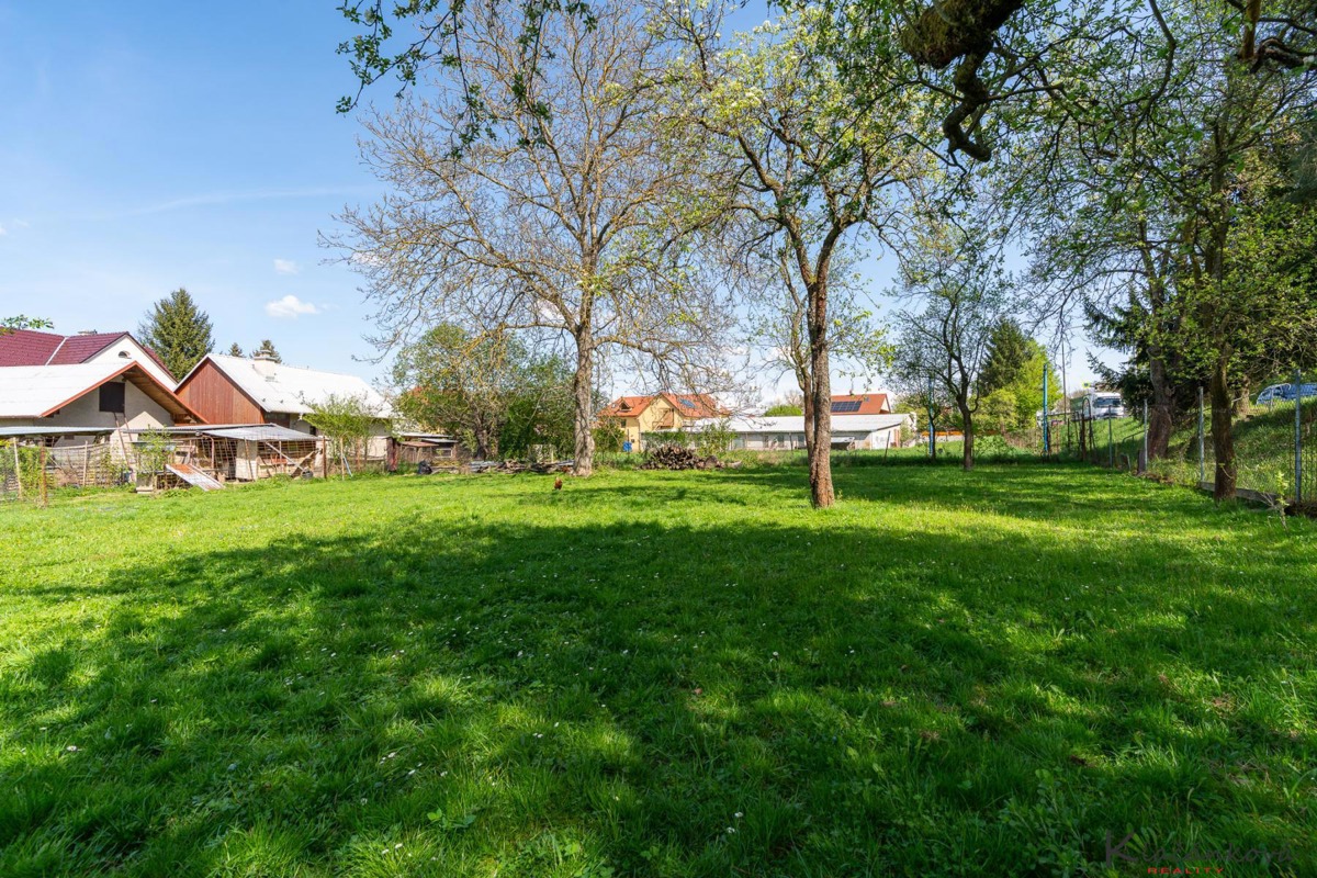 Fotografie 1 - Prodej pozemku · Bydlení · 1 068 m²