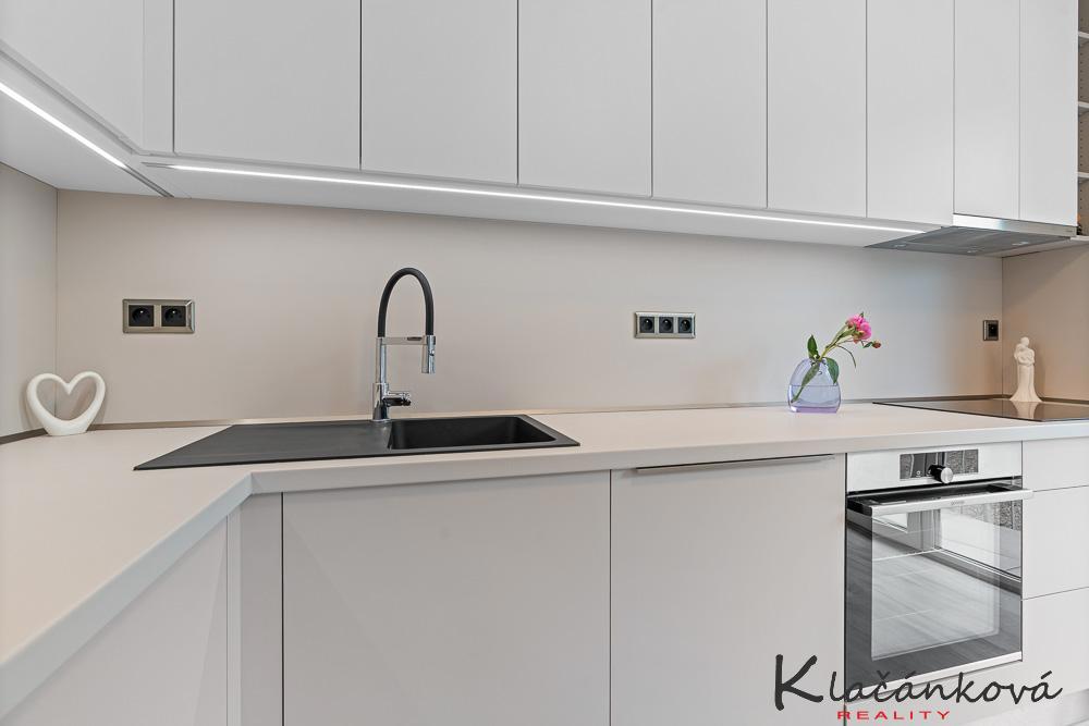 Фото 4 - Продаж квартири · 1+kk · 32 m²