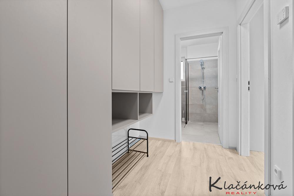 Фото 3 - Продаж квартири · 1+kk · 32 m²