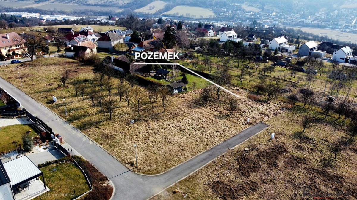 Fotografie 4 - Prodej pozemku · Bydlení · 748 m²