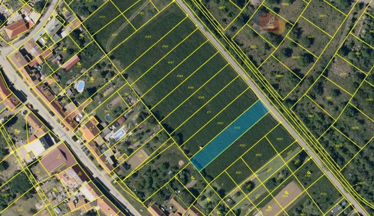Fotografie 1 - Prodej pozemku · Bydlení · 911 m²