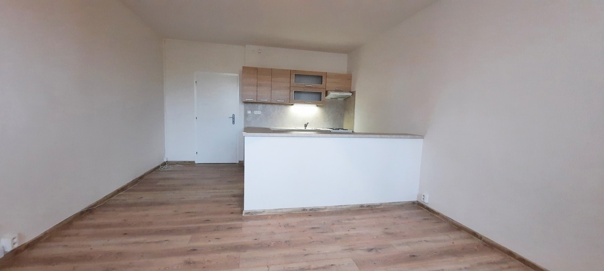Фото 2 - Продаж квартири · 1+kk · 33 m²