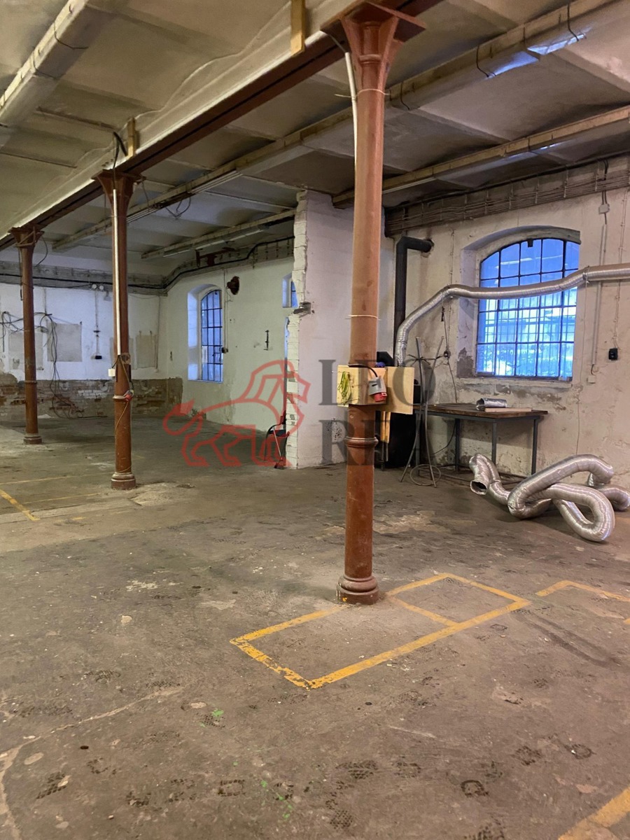 Photo 2 - Commercial property for rent · 165 m²