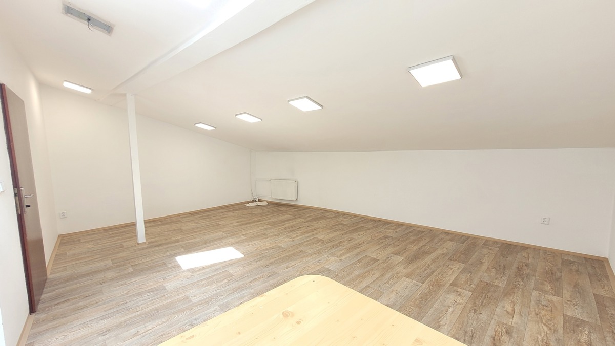 Photo 2 - Commercial property for rent · Office · 27 m²
