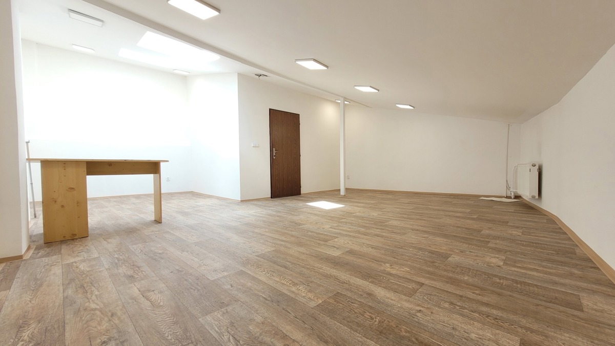 Photo 1 - Commercial property for rent · Office · 27 m²