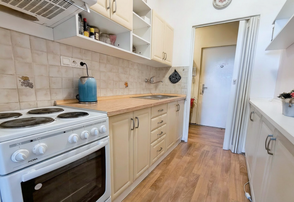 Photo 1 - Apartment for sale · 1+kk · 28 m²