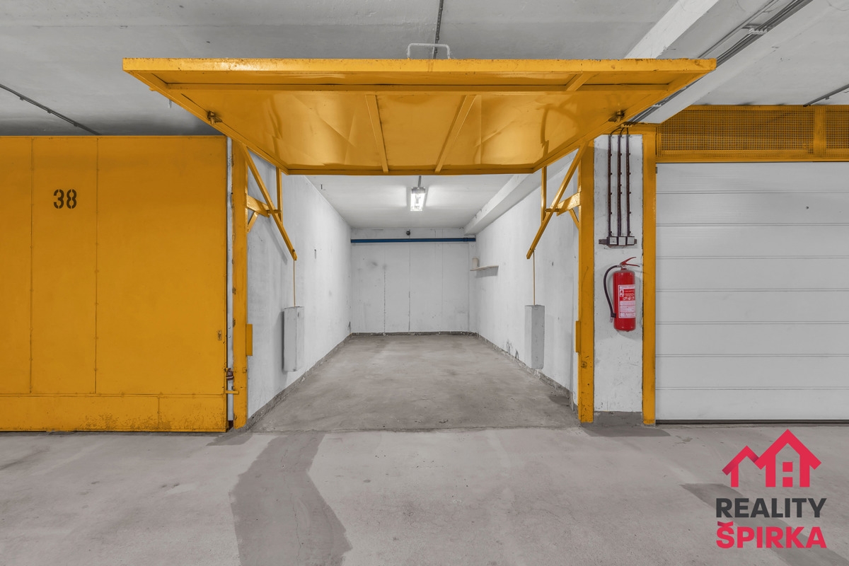 Фото 1 - Продаж гаража · 18 m²