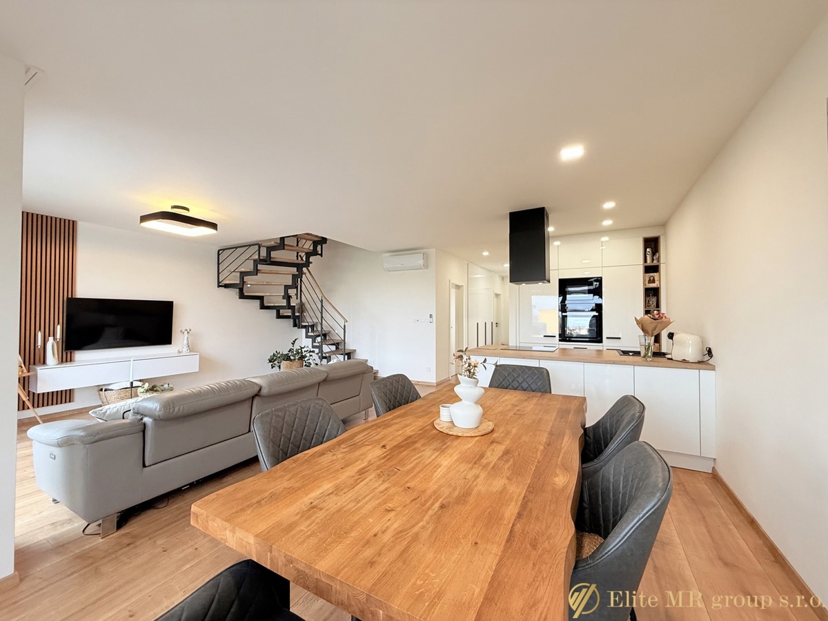 Photo 3 - House for sale · Family house · 140 m² · 5 rooms