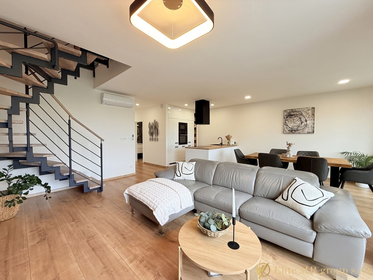 Photo 2 - House for sale · Family house · 140 m² · 5 rooms