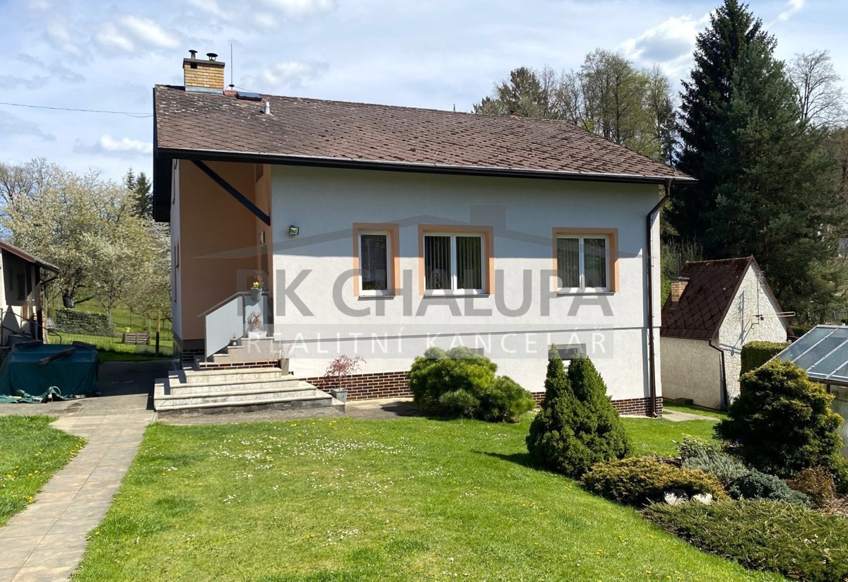 Фото 1 - Продаж будинку · Сімейний будинок · 300 m² · 5 кімнат