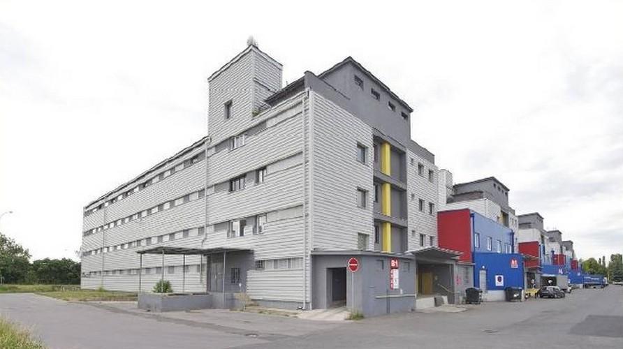 Photo 1 - Commercial property for rent · Warehouse · 10 m²