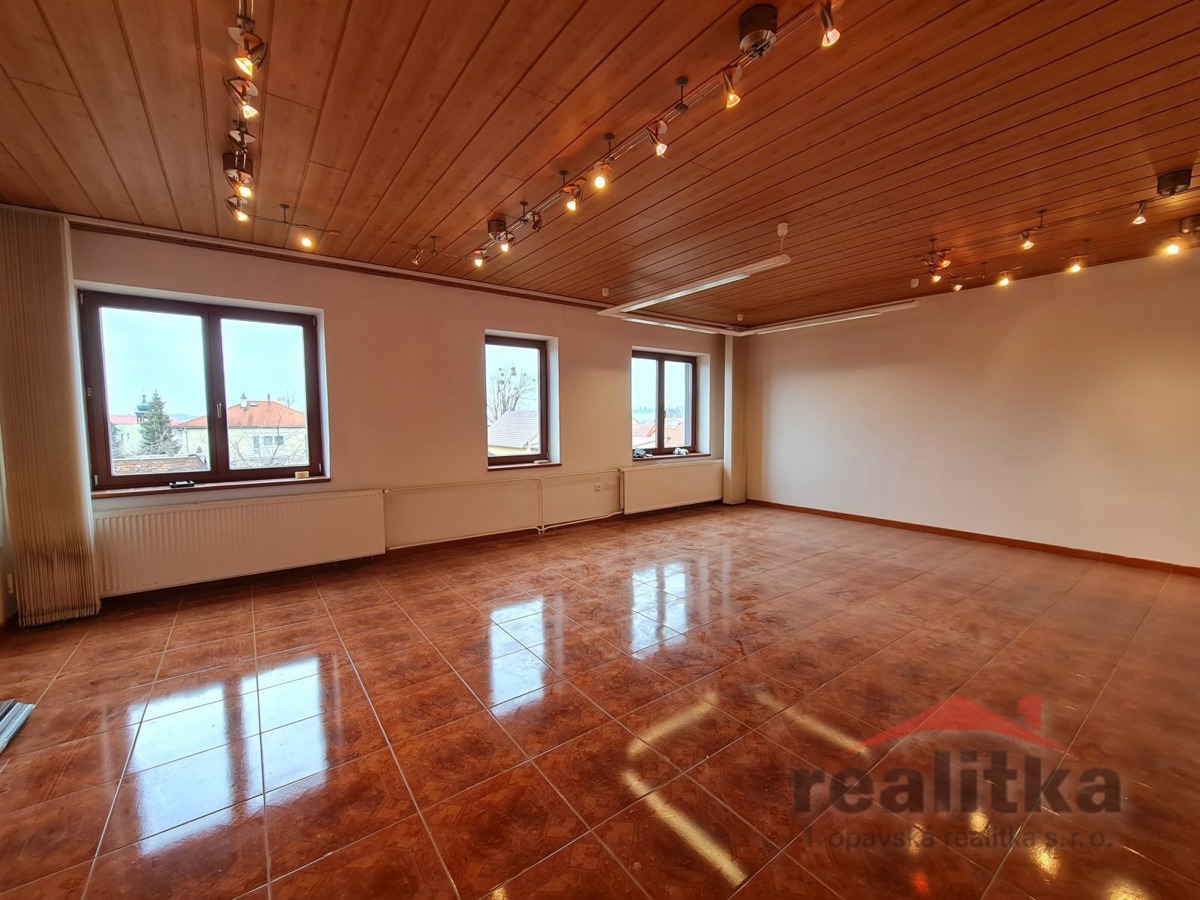 Photo 1 - Commercial property for rent · Office · 166 m²