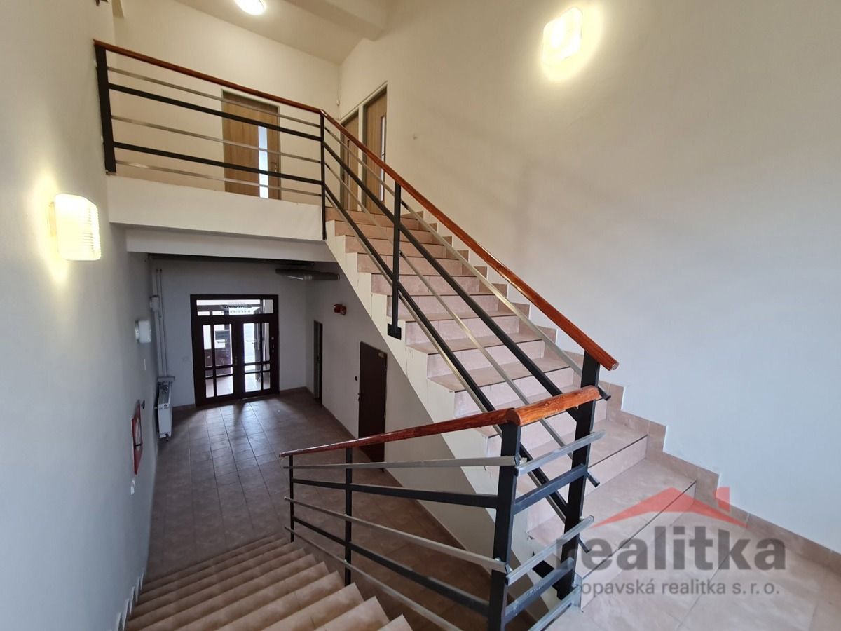 Photo 3 - Commercial property for rent · Office · 166 m²