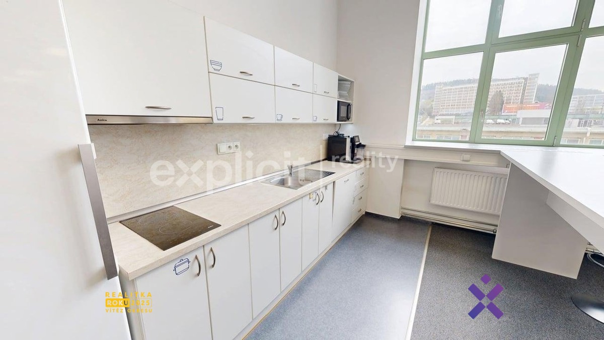Photo 4 - Commercial property for rent · Office · 421 m²